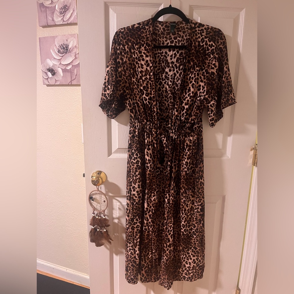 Woman’s Leopard Print Kimono Size M